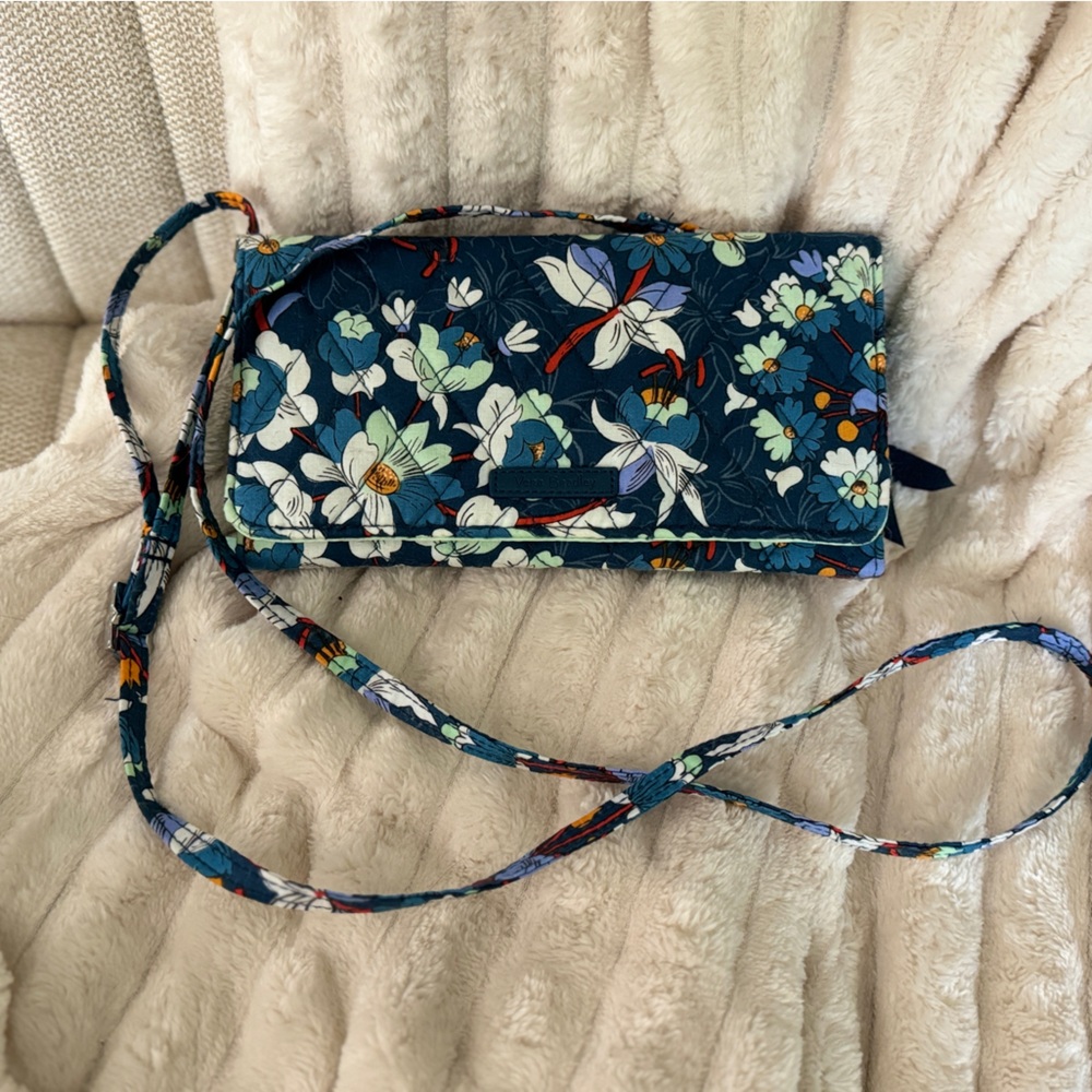 Vera Bradley Smart Phone Wristlet Floral Bursts Pattern